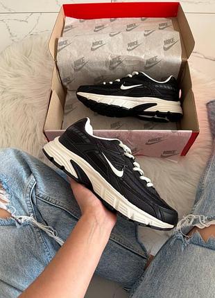 Nike initiator black white swoosh