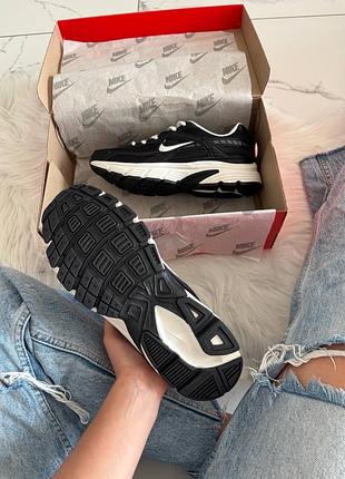 Nike initiator black white swoosh 7