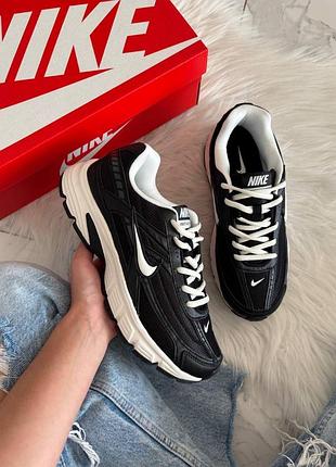 Nike initiator black white swoosh 6