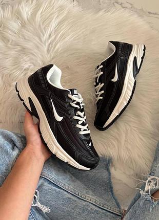 Nike initiator black white swoosh 8