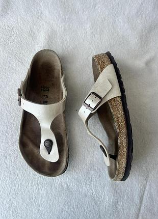 Шлепанцы сланцы фирмы birkenstock 37 размера по стельке указано 24 см.
