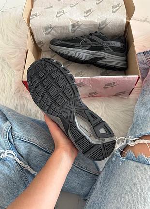 Nike initiator grey black 3