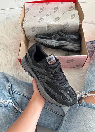 Nike initiator grey black 9