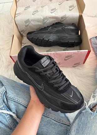 Nike initiator total black 8