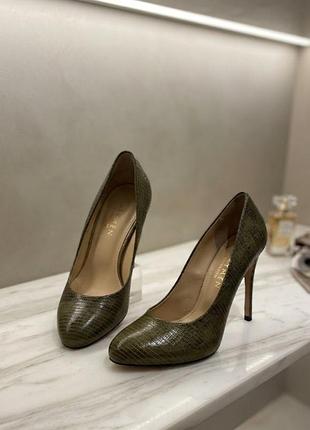 Елегантні шкіряні туфлі-човники beymen collection ,розмір 39