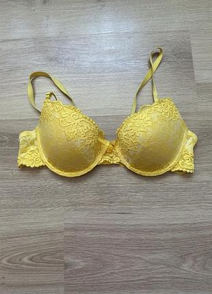Жовтий бюстгальтер 2