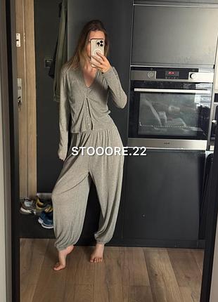 Популярний костюм zara з аладінами, сірий комплект костюм zara - s,m,l