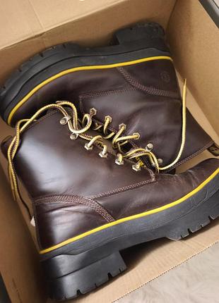 Відмінні черевики timberland оригінал куплений за кордоном. продаю у зв'язку з розвантаження гардеробу. взуті