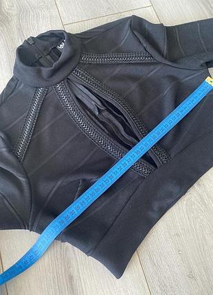 Топ з вирізом з переду 👆 6