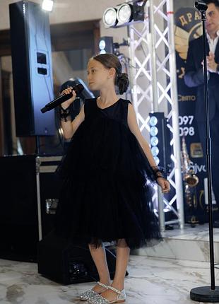 Чорна святкова сукня