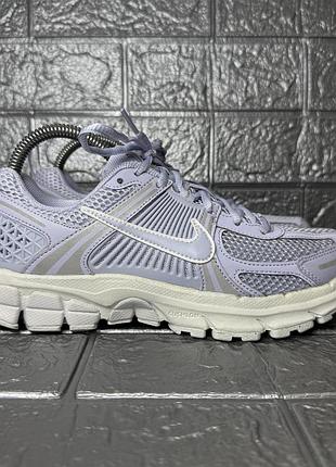 Женские кроссовки nike vomero 5 gs ghost summit white platinum tint ghost hf6998-014