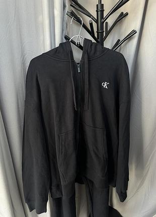 Чоловічий костюм calvin klein