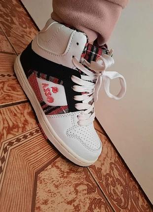 Дитяче взуття