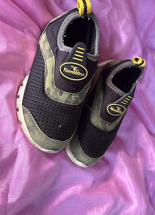 Кросівки 👟