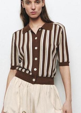 Красивое поло от zara в трендовых цветах р.м
