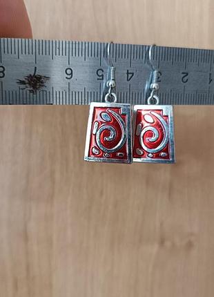 Серьги-подвесы красные со спиралью 3