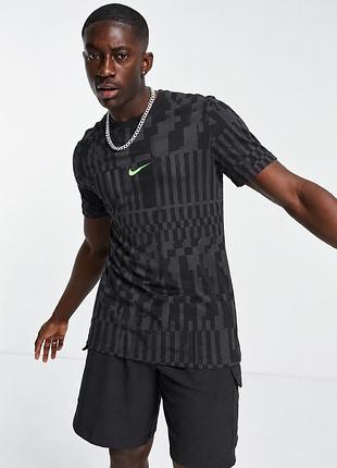 Чоловіча футболка nike zig zag logo s