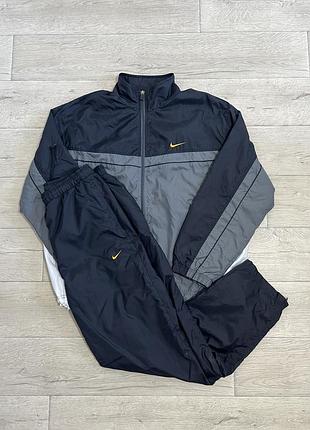 Вінтажний спортивний костюм nike