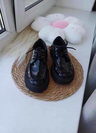 Лоферы zara туфли лаковые 2