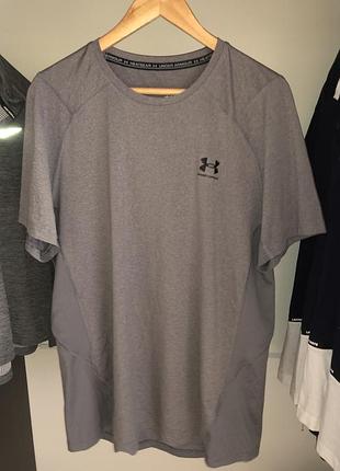 Футболка under armour heatgear  l розмір сірого кольору