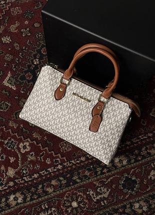 Женская сумка michael kors crossbody через плечо молочный майкл корс