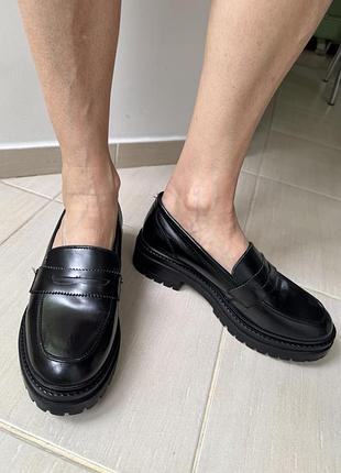 Продам шкіряні лофери zign 2