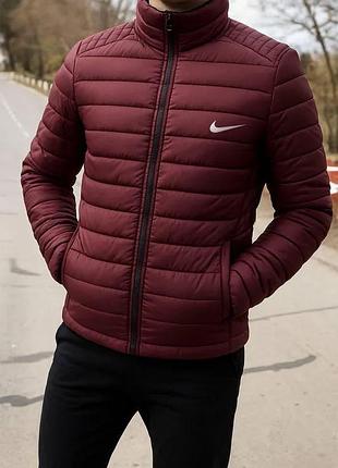 Бордова чоловіча демісезонна осіння куртка стьобана nike