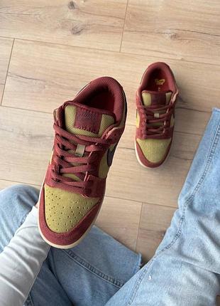 Nike sb dunk low dark team red olive 4