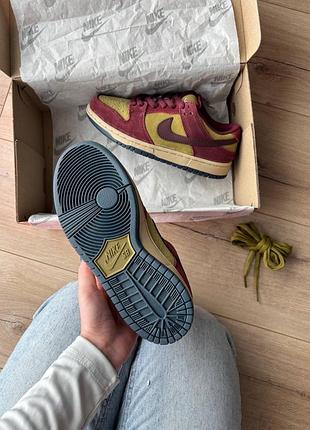 Nike sb dunk low dark team red olive 8