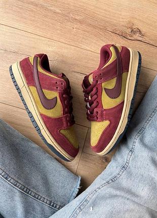 Nike sb dunk low dark team red olive 2