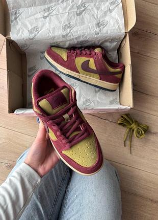 Nike sb dunk low dark team red olive 5