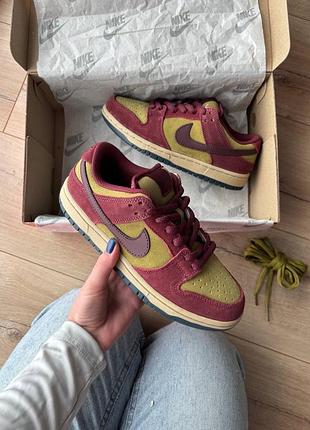 Nike sb dunk low dark team red olive 9