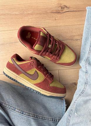 Nike sb dunk low dark team red olive 3