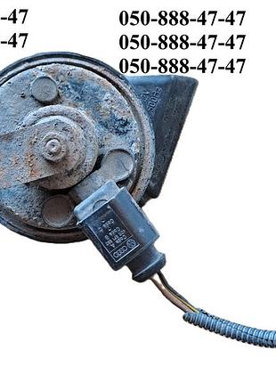 Звуковой сигнал (клаксон) производства концерна vag (volkswagen/audi) с напряжением 12v и частотой 500hz (высокий тон).