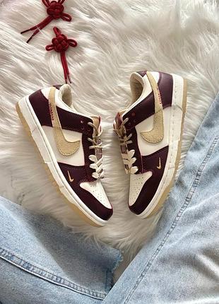 Nike sb dunk low lx white maroon