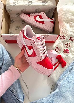 Nike sb dunk low valentine’s day lacquered 3