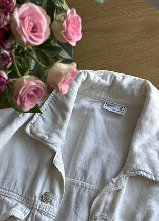 Джинсова куртка кроп. bershka 3