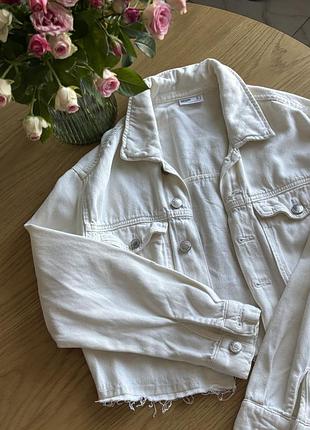 Джинсова куртка кроп. bershka 2