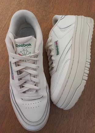 Кросівки жіночі reebok  club c extra  39р  25,5см