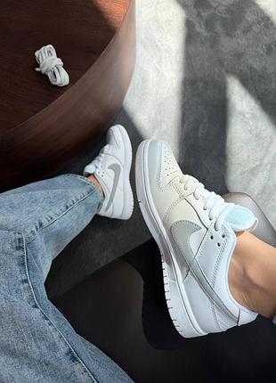 Nike sb dunk low x supreme white grey 2