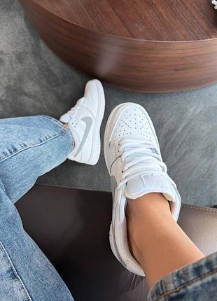 Nike sb dunk low x supreme white grey 5