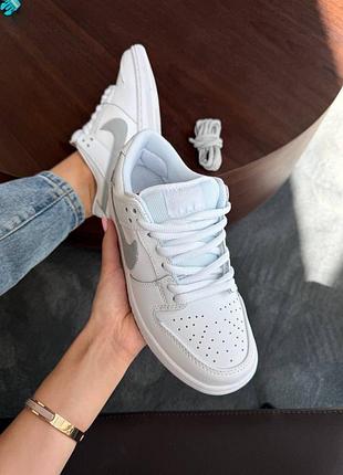 Nike sb dunk low x supreme white grey 6