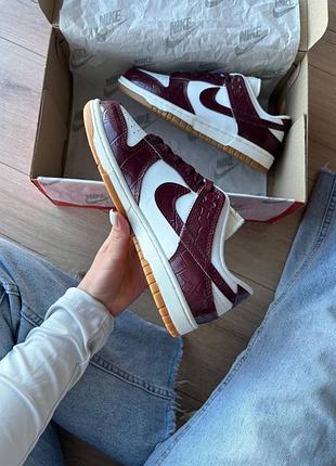Nike dunk low burgundy croc 4