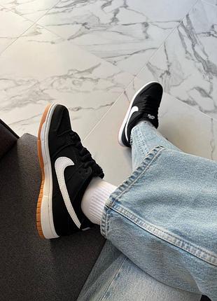 Nike dunk sb black gum 5