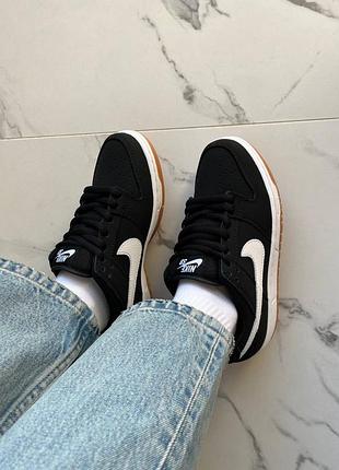 Nike dunk sb black gum 3