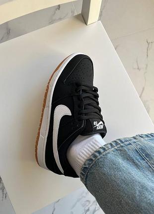 Nike dunk sb black gum 10