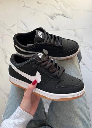 Nike dunk sb black gum 9
