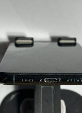 Iphone 11 pro max 4