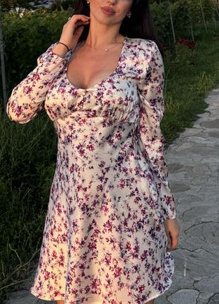 Ніжна сукня з квітковим принтом 🌸