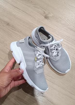 Легкі кросівки adidas 35 розміру